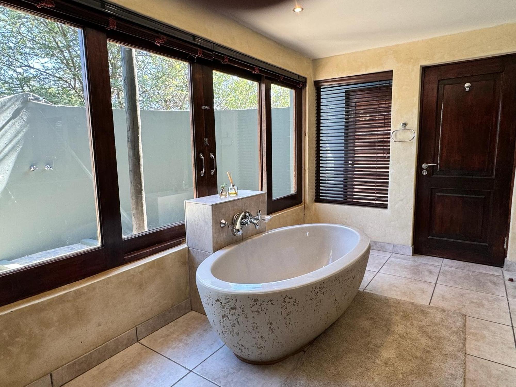 Pangolin Game Lodge - Self Catering, Incl 2 Game Drives Per Day Matlhagame 외부 사진
